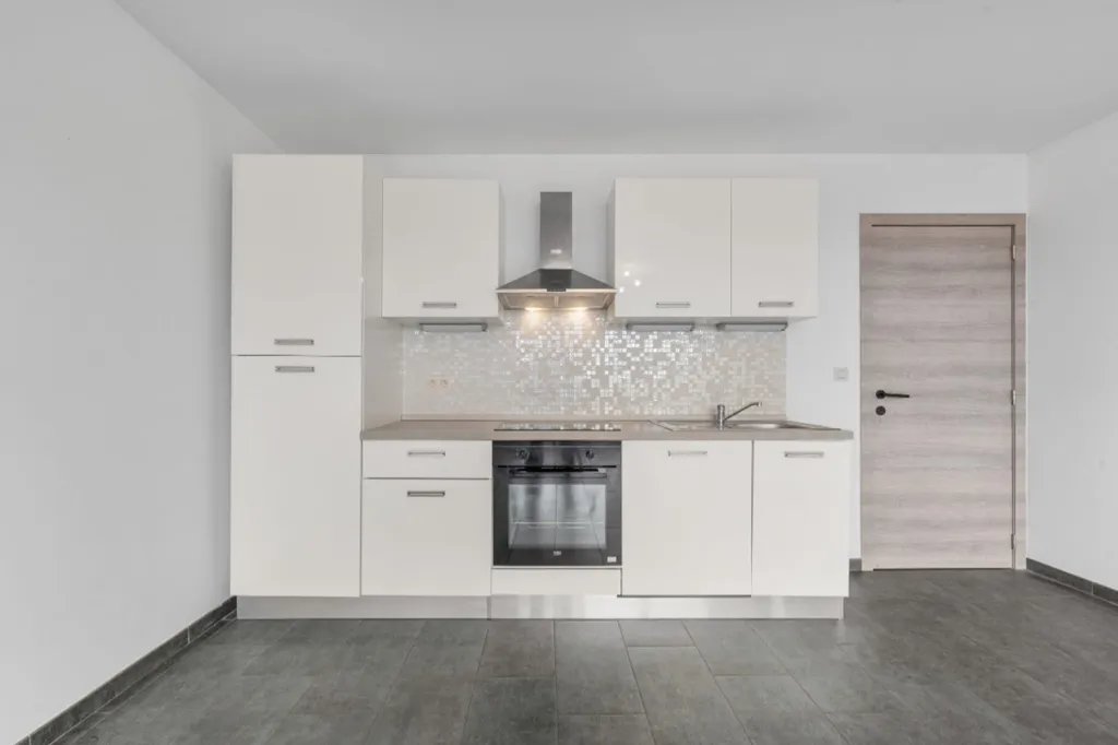 Köök - Move-in Ready Apartment with East Frontage in Buggenhout