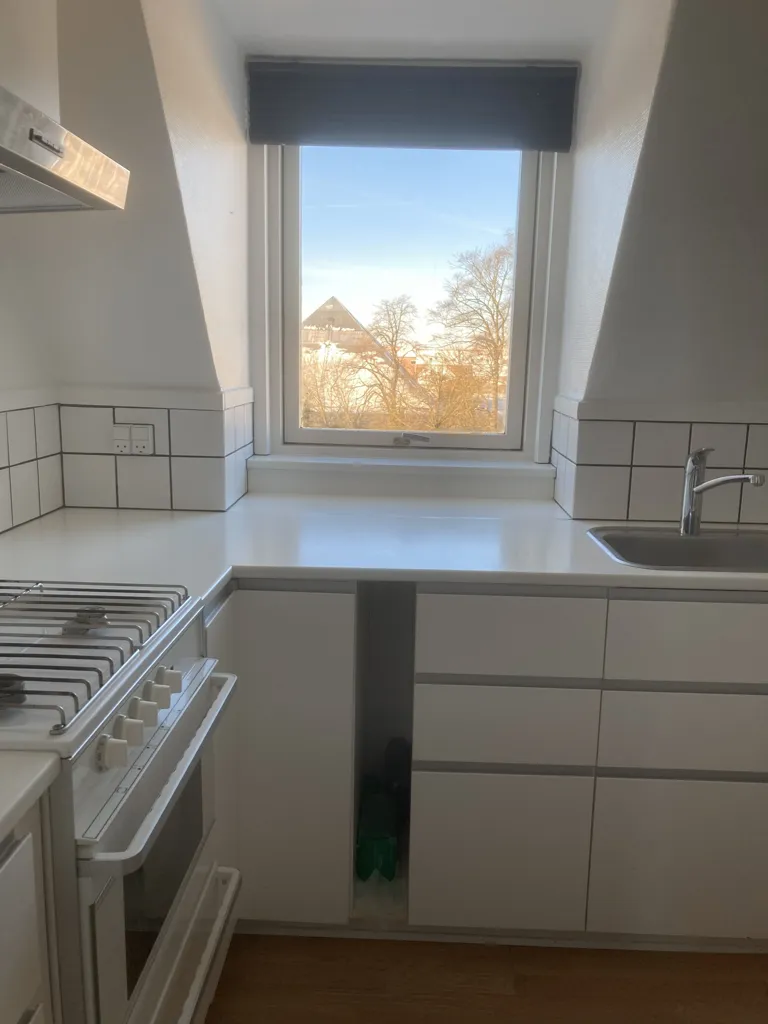 Kitchen - Bright Apartment with Tennis View in West District