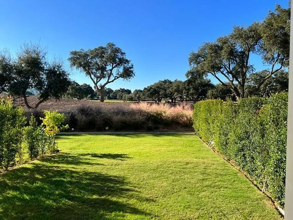 Giardino - Modern Villa with Golf View in San Roque