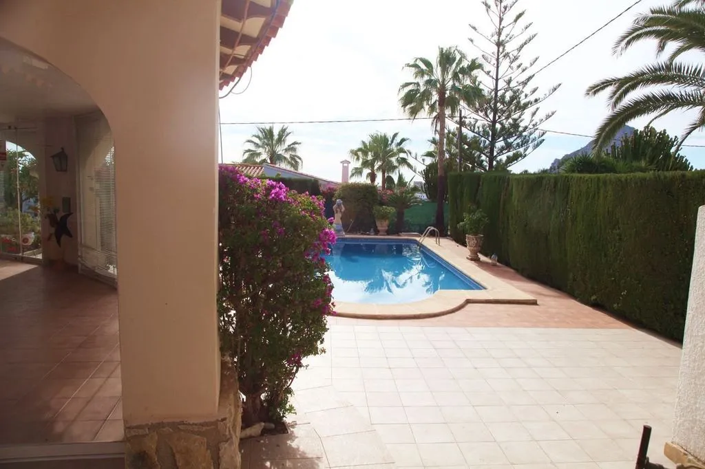 Piscine - Mediterranean Villa with Pool in Calpe