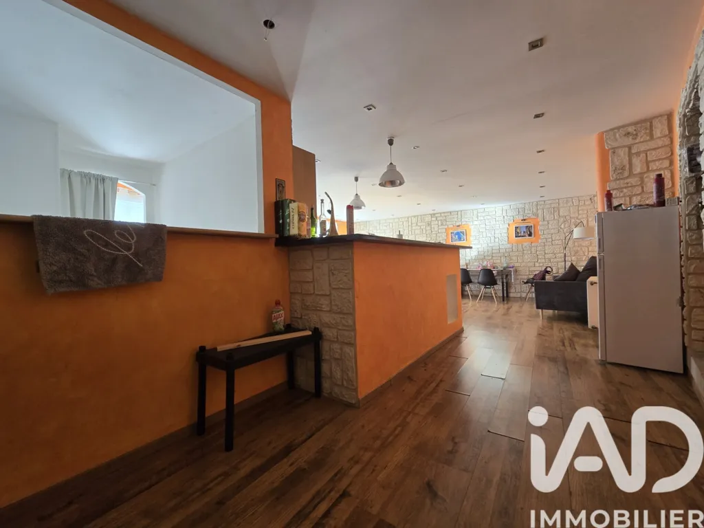 Kitchen - 5-Piece Apartment with Balcony in Paris