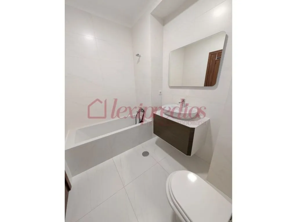 Vannitoad - Luxury Flat with City View in Agueda