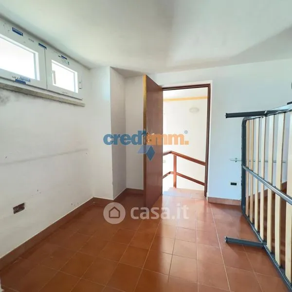 Pièces - Rear-Facing Attico with Terrace in Bisceglie