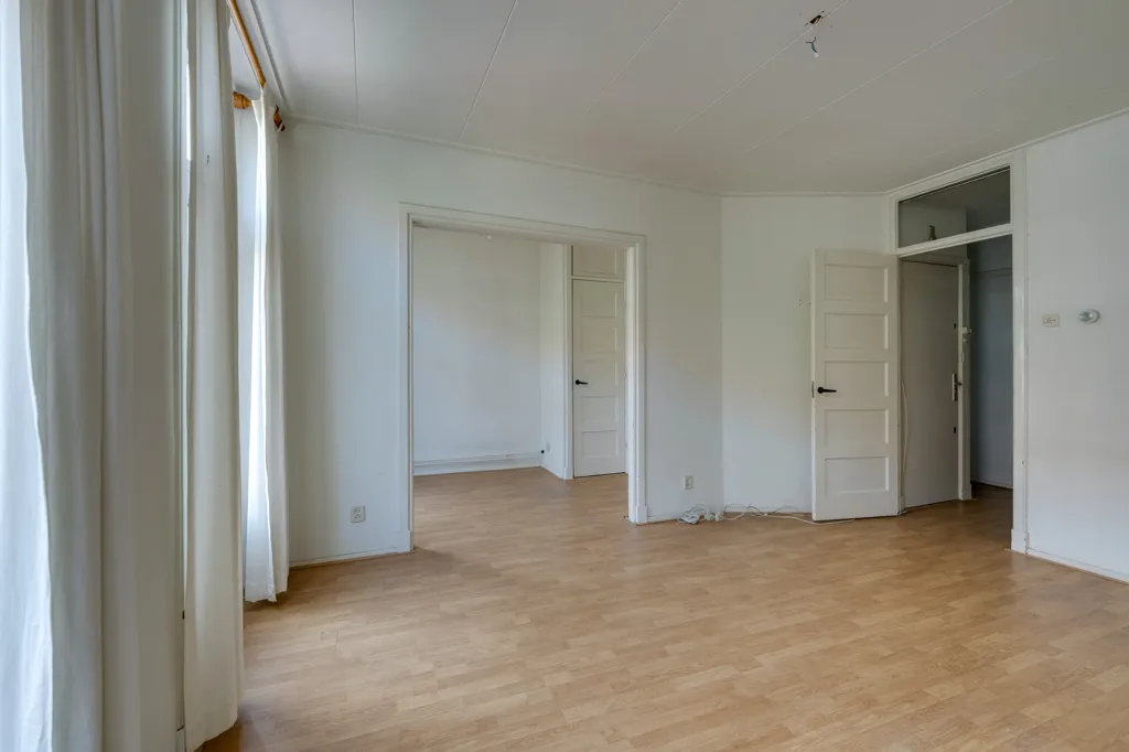 Toad - Charming Two-Bedroom Apartment with Balconies in Amsterdam