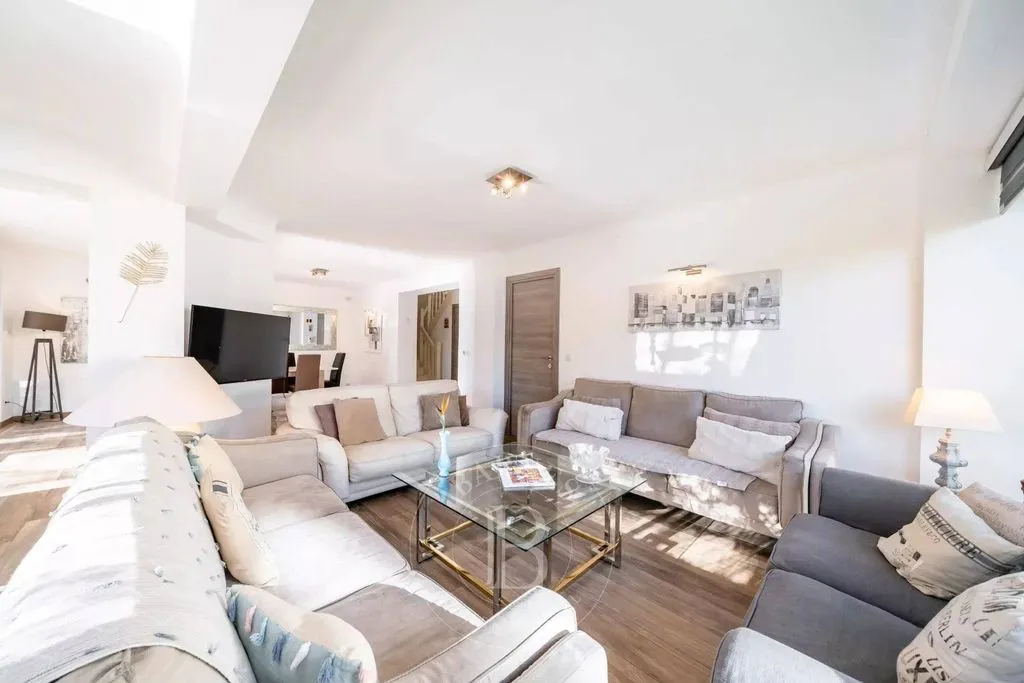 Séjour - Villa Luxueuse avec Piscine à Cannes
