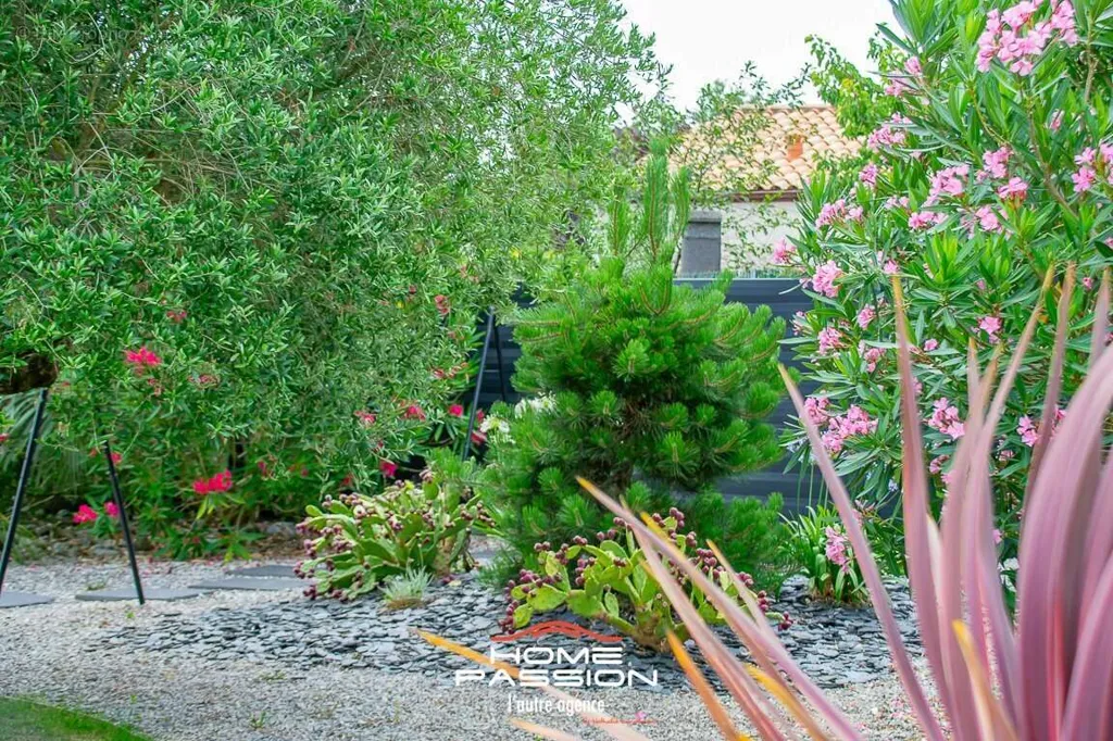 Aed - Modern House with Pool in Saujon