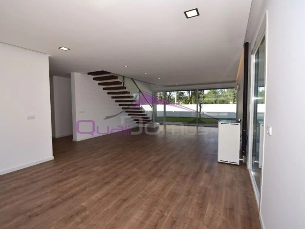 Living Room - Modern Villa with Pool in Entroncamento