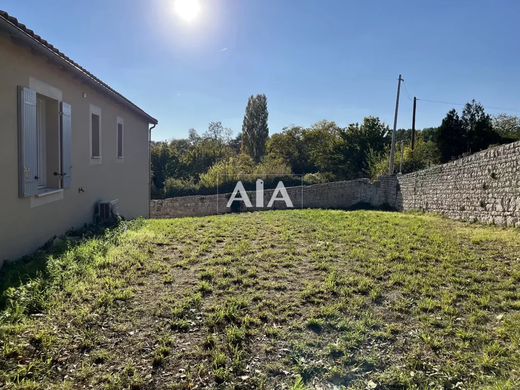 Aed - Contemporary House with Panoramic View in Montignac-sur-Charente