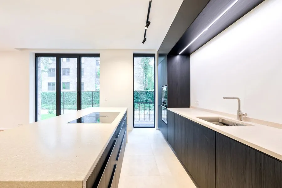 Cuisine - Appartement de 2 Chambres avec Jardin au Premier Étage à Observatoire