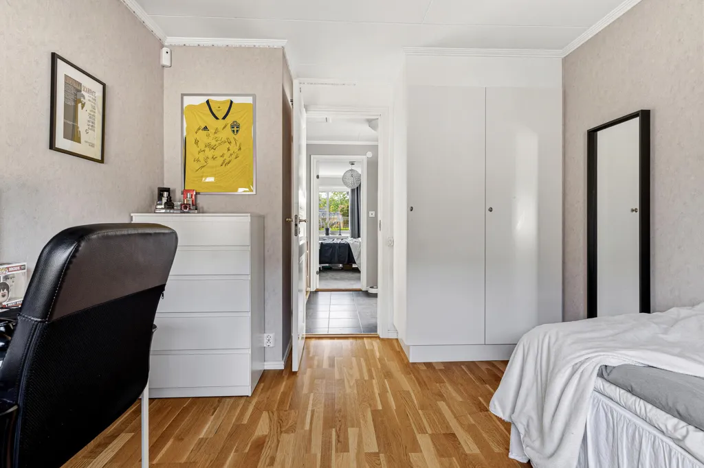 Chambres - Corner Plot Villa with Glassed Veranda in Herrestad