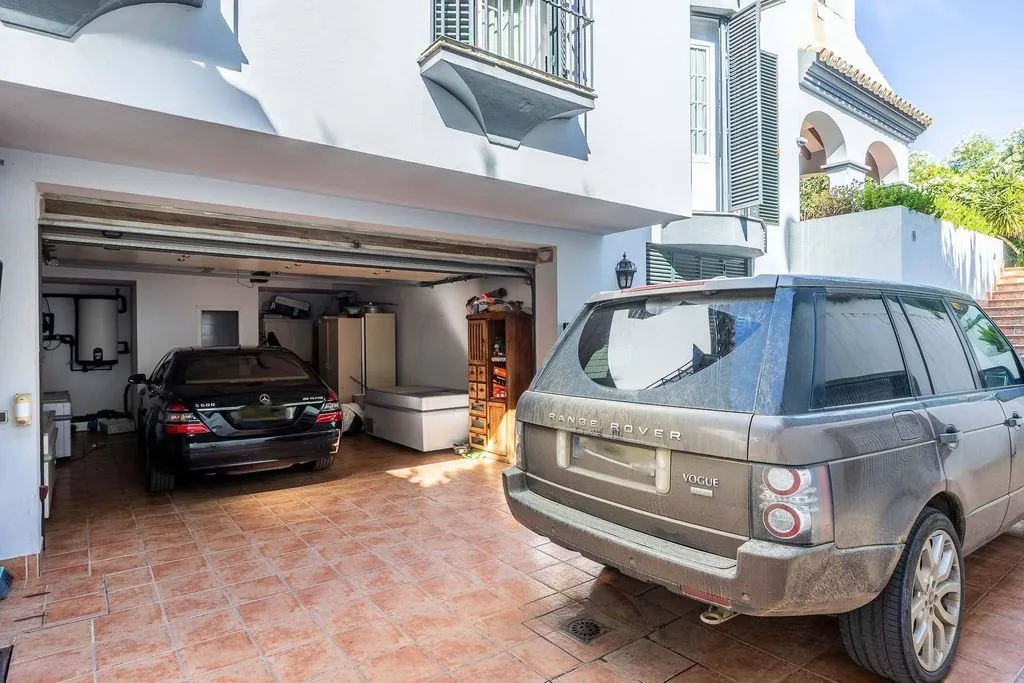 Garage - Chalet with Pool in Simon Verde