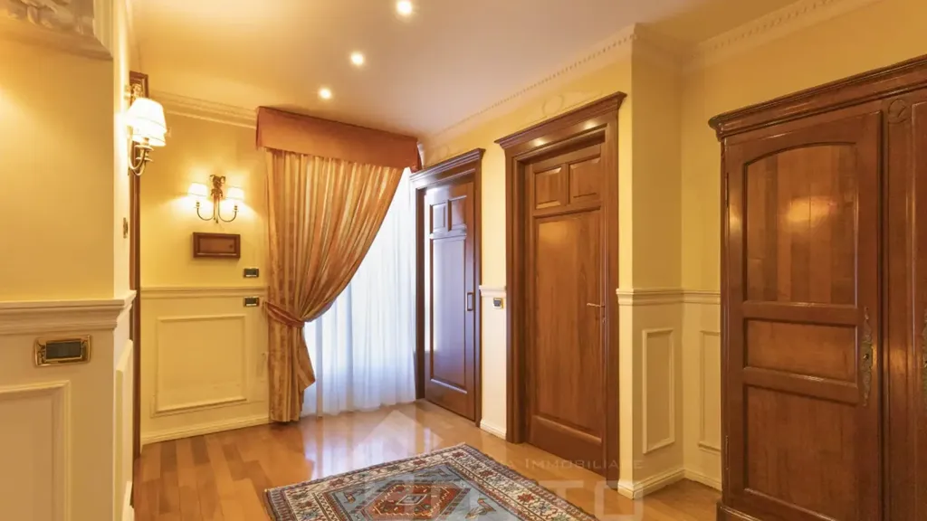 Entrée - Historic Villa with Central Location in Grignasco