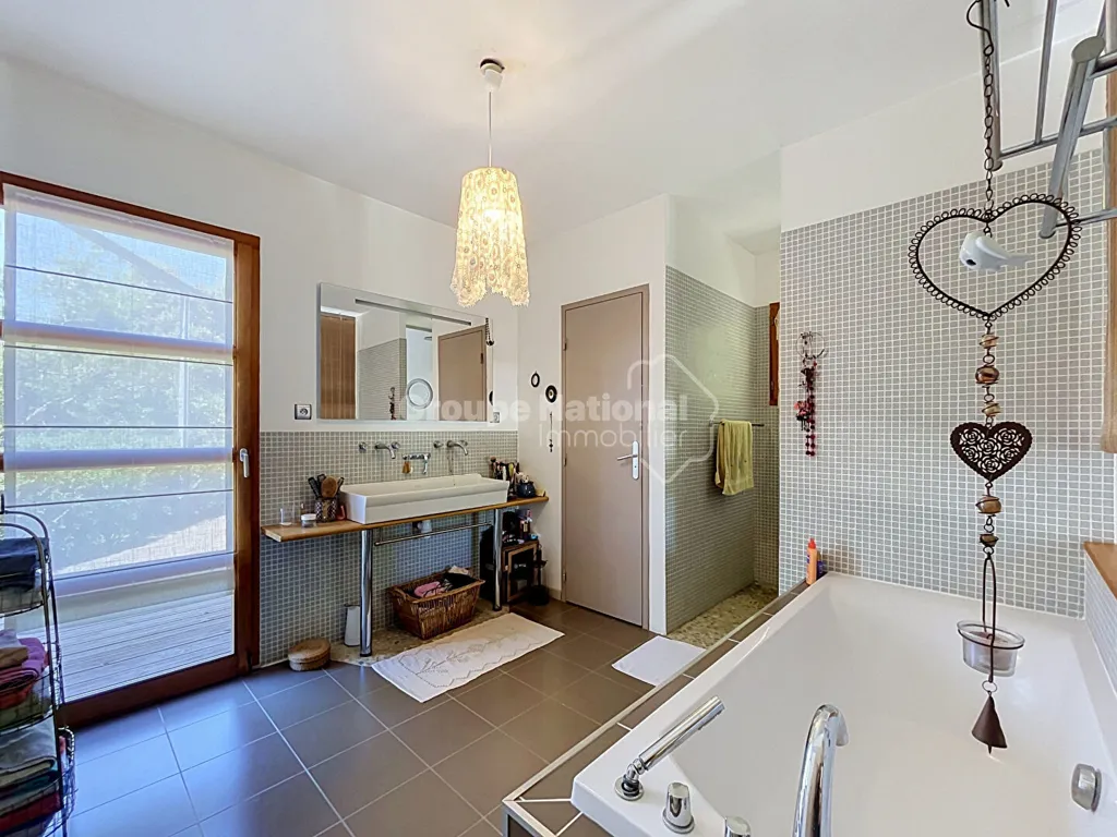 Bagni - Architectural House with Pool in Rochegude