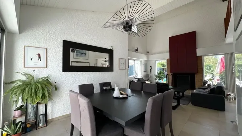 Dining Room - Architectural House with Pool in Cap de Bos, Pessac