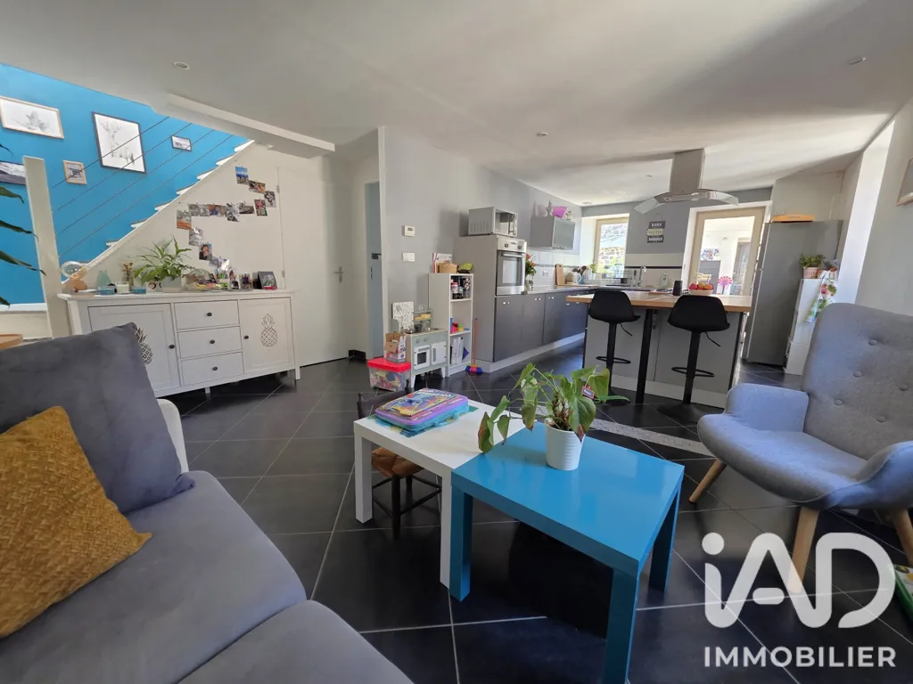 Séjour - Maison en Pierre avec Piscine au Cœur de Quintenas