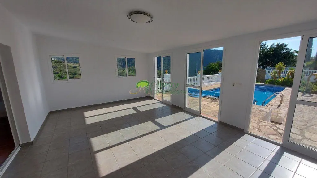 Elutuba - Villa with Pool and Mountain Views in Canillas de Aceituno