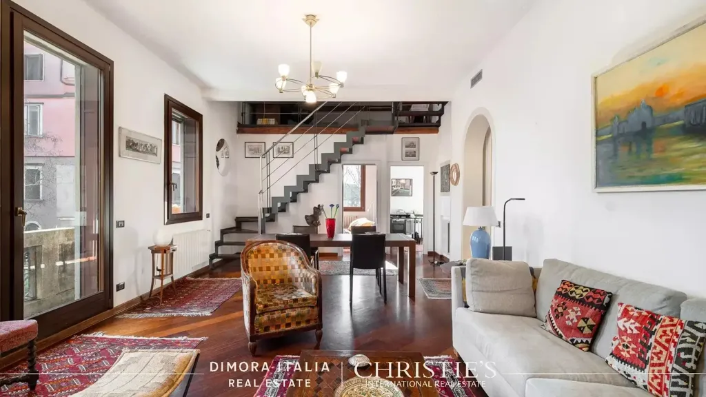 9-room apartment in IT