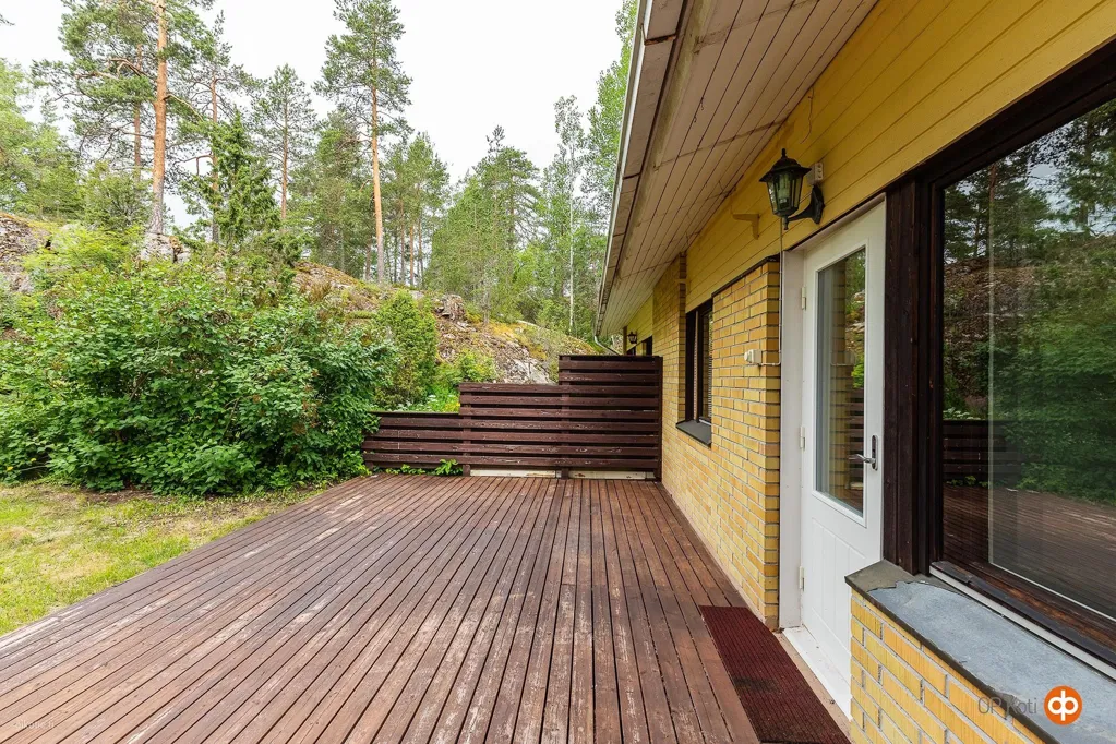 Terrass - Renovated Triangular House with Sauna in Salo