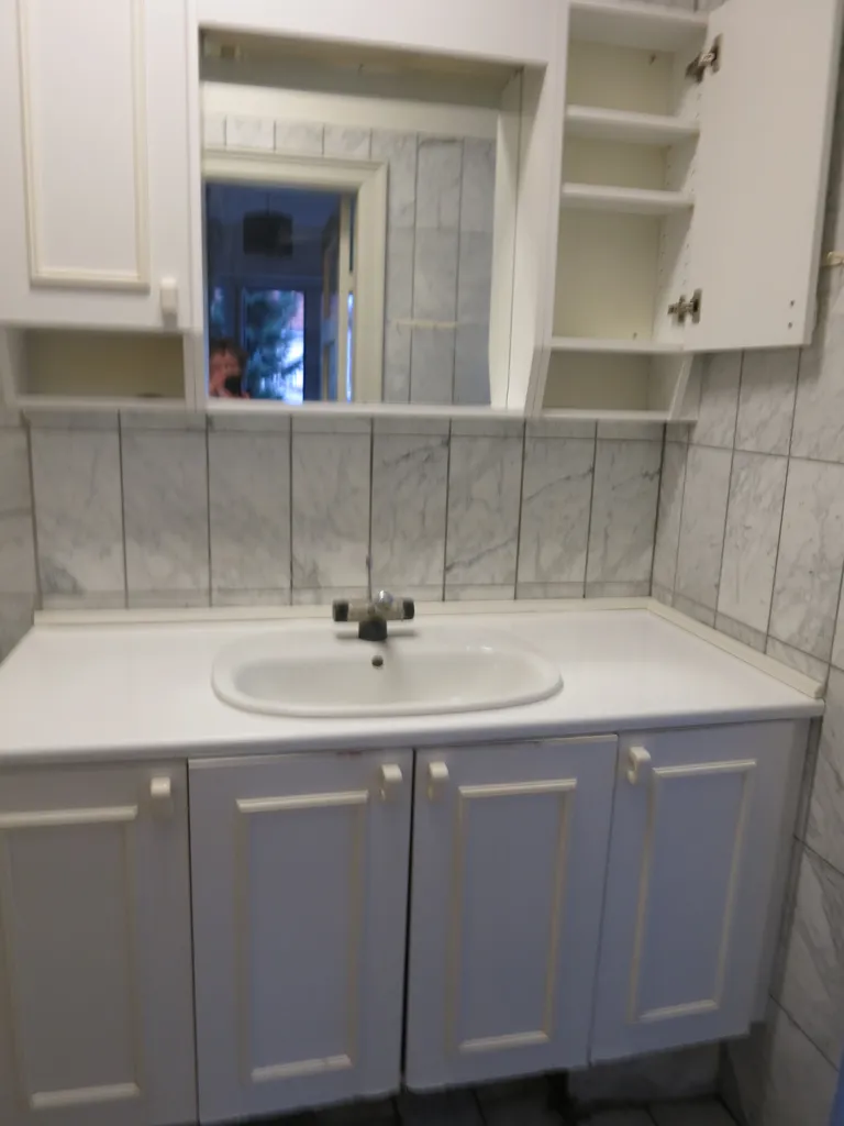 Vannitoad - Two-Bedroom Apartment with Balcony in Odense C