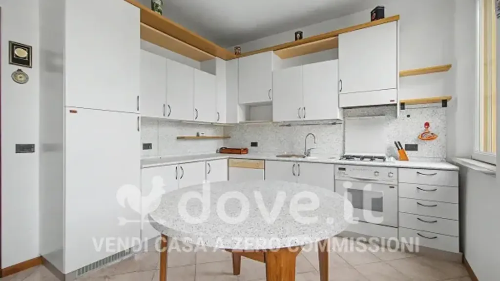 Cuisine - Terraced House with Private Garden in Ferrara
