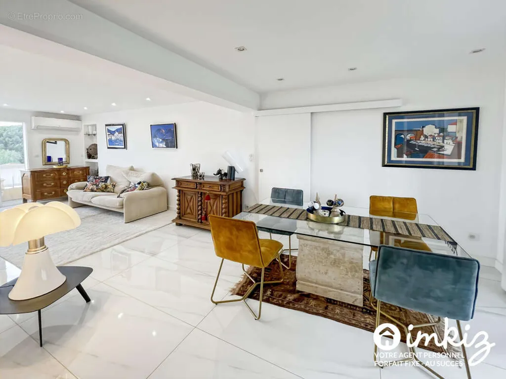 Soggiorno - Sea View Apartment with Terrace in Bandol