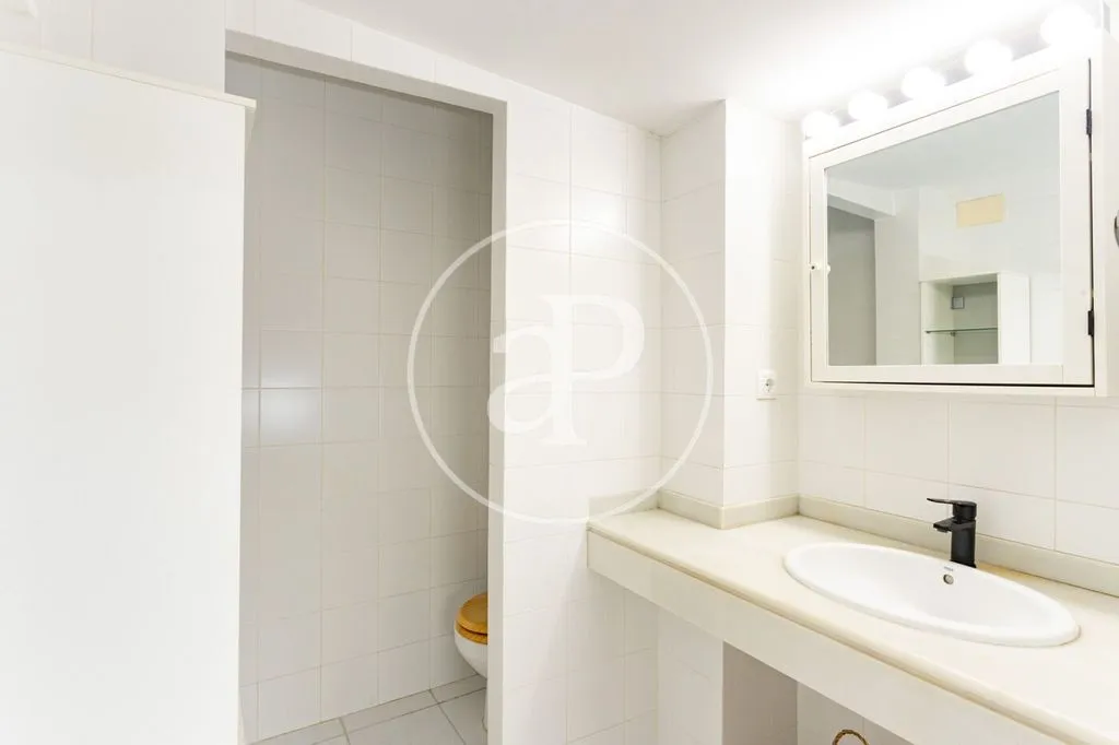 Vannitoad - Duplex Flat with Garden in Barcelona