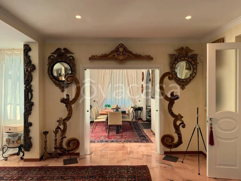 hallway_entrance