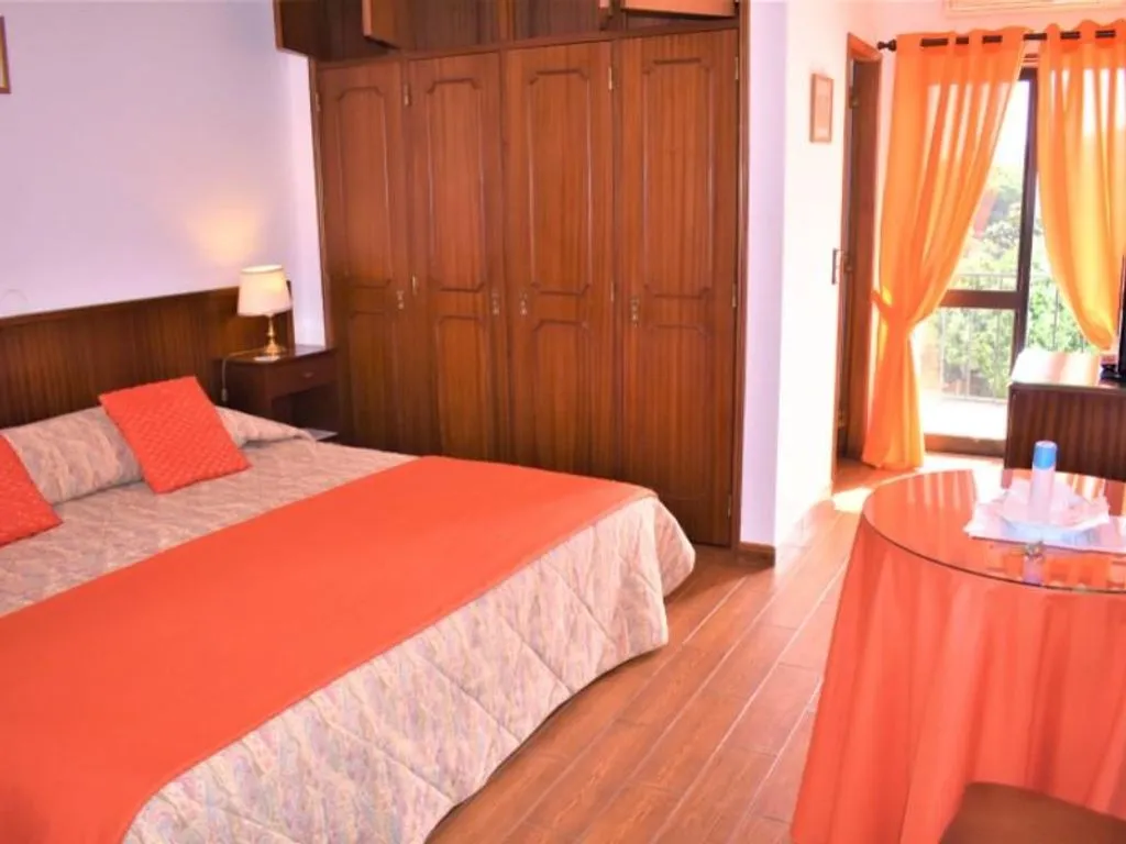 Bedrooms - Luxury Hotel with Pool in Estoril, Cascais
