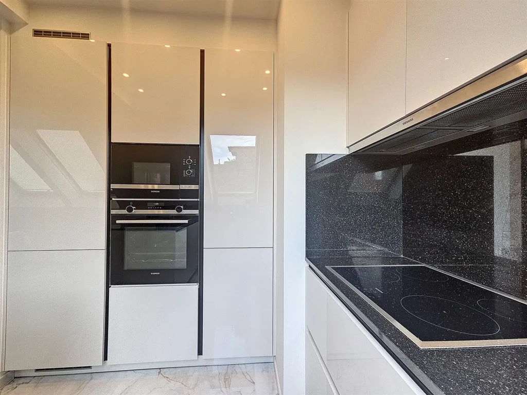 Köök - Luxury Penthouse with Parking in Antwerp Centre