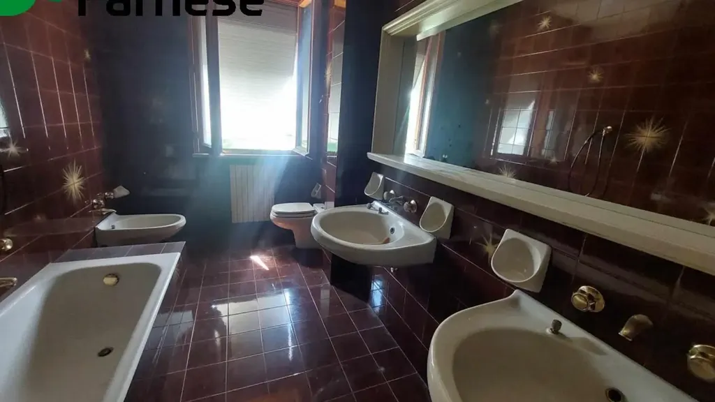 Salles de bain - Multi-Level Apartment near Stadio, Piacenza