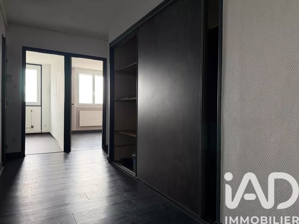 Entrée - Appartement Rénové avec Balcon à Digoin