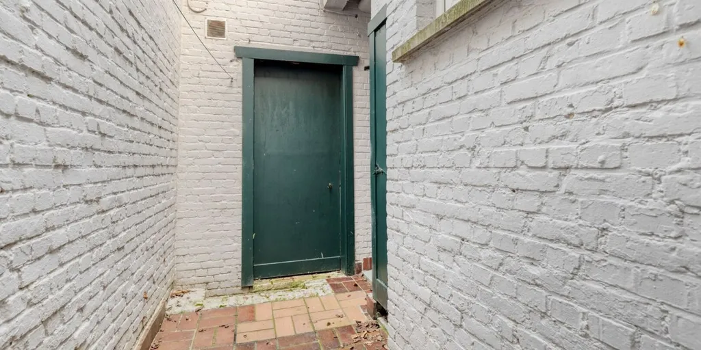 Aed - Renovatable Shop-Residence in Herentals