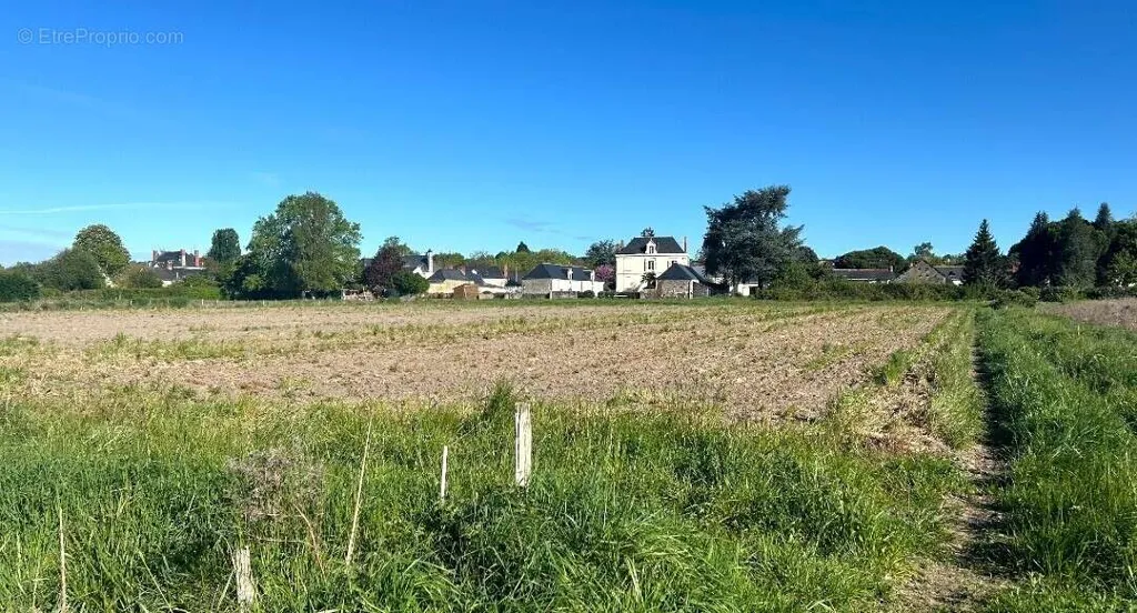 Jardin - Propriété Équestre avec Hangar à 15 min d'Angers