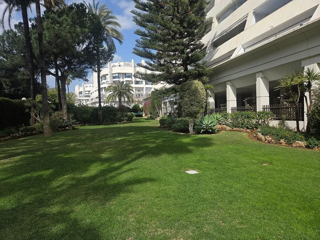 Aed - Apartment with Pool and Terrace in Marbella