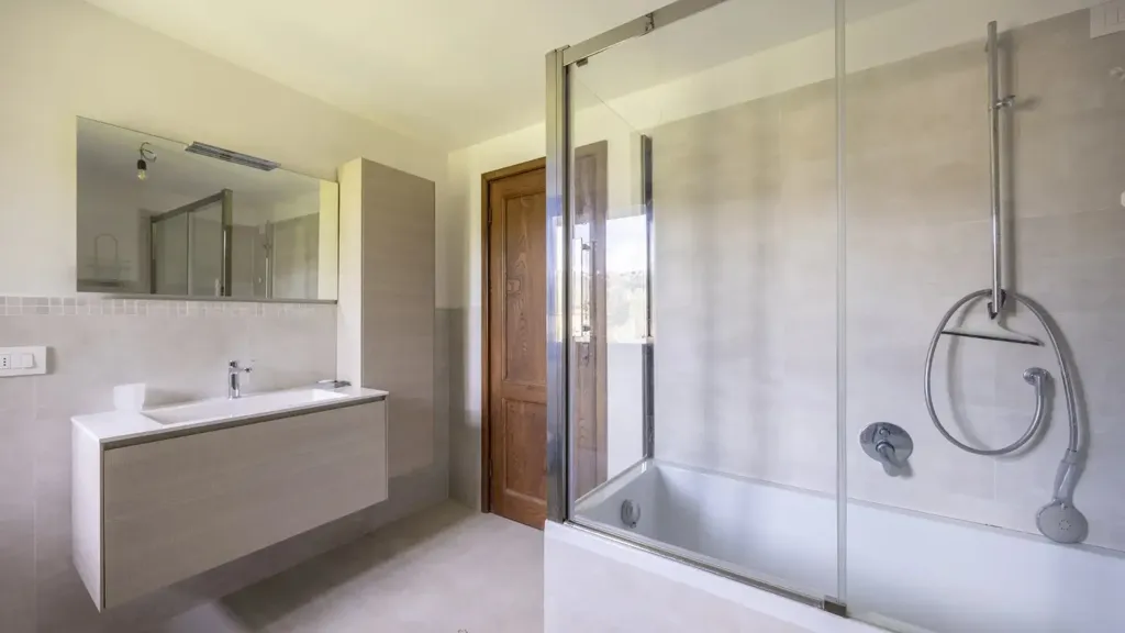 Salles de bain - Tuscan Cascina with Olive Grove in Pelago