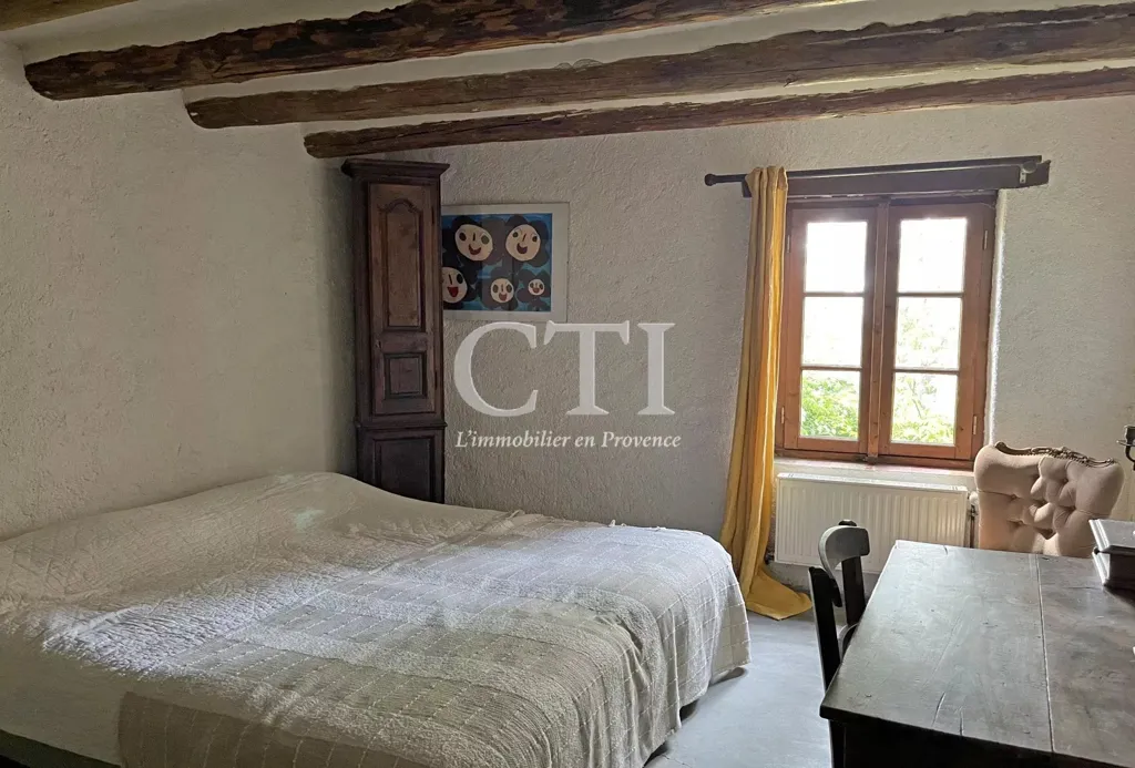 Chambres - Maison Campagnarde en Pierre avec Vue Panoramique en Provence