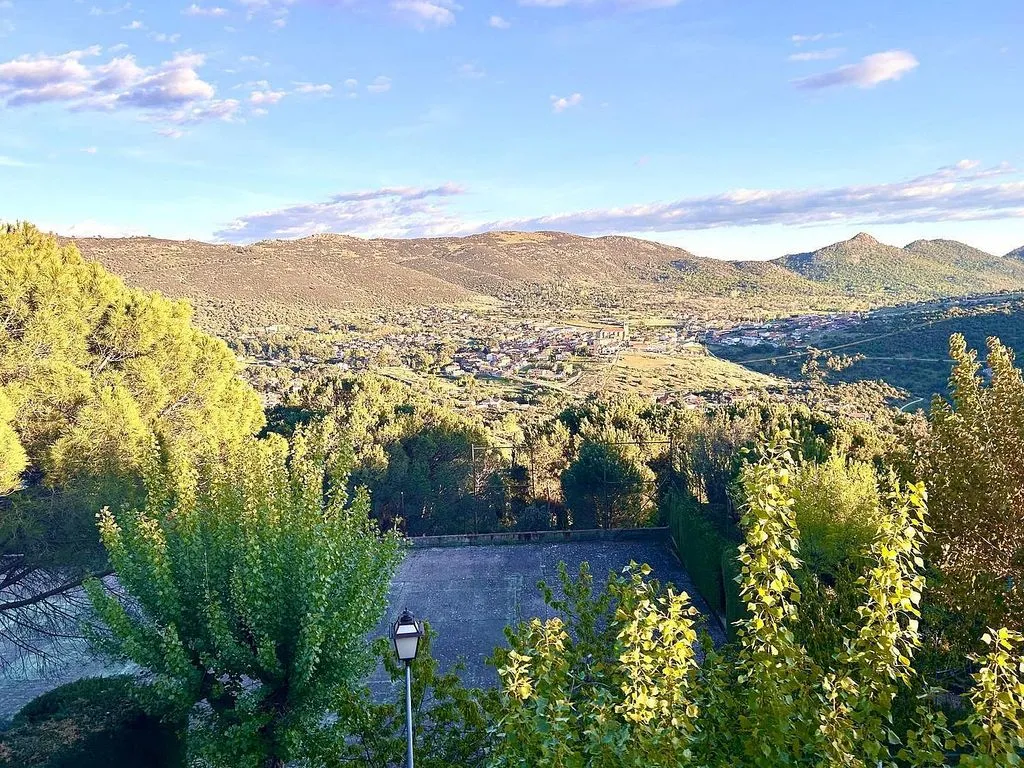 Aed - Chalet with Pool in Robledo de Chavela