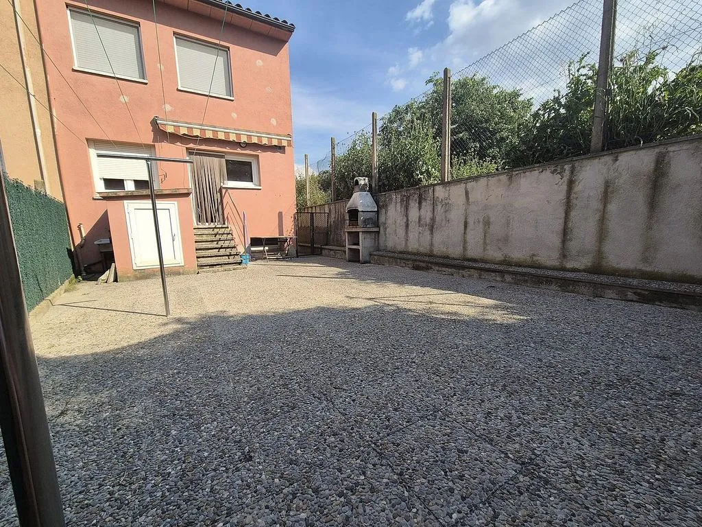 Välivaade - Terraced House with Garden in Masies de Voltregà