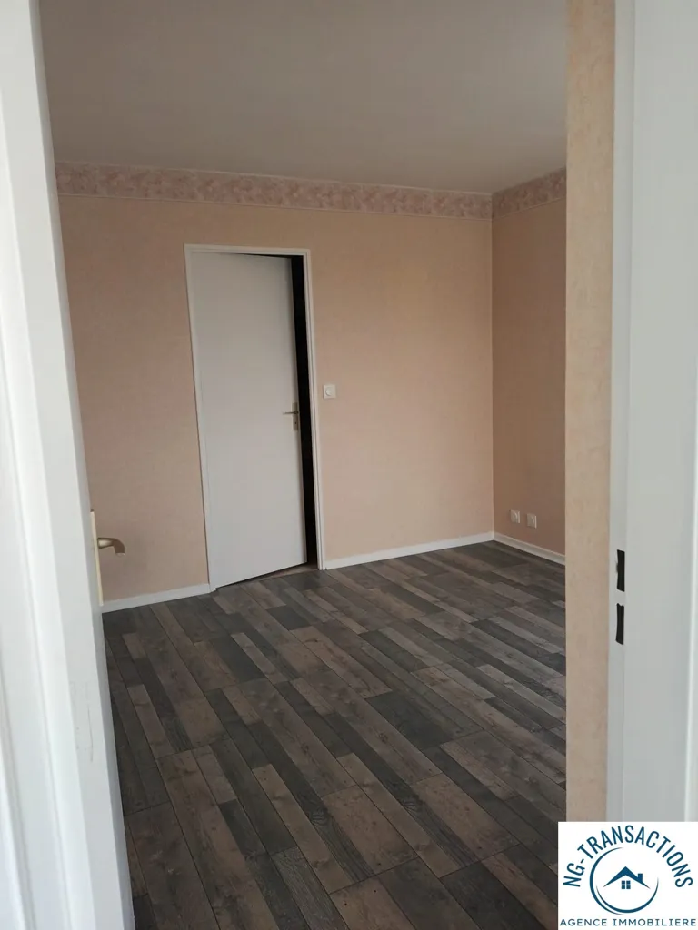Pièces - Appartement 2 Pièces avec Balcon dans le Calme à Yonne