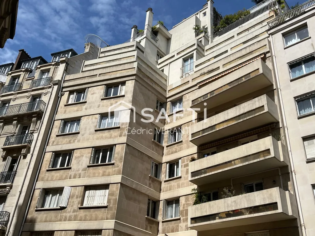 Exterior - Studio with Balcony in Paris 7th Arrondissement