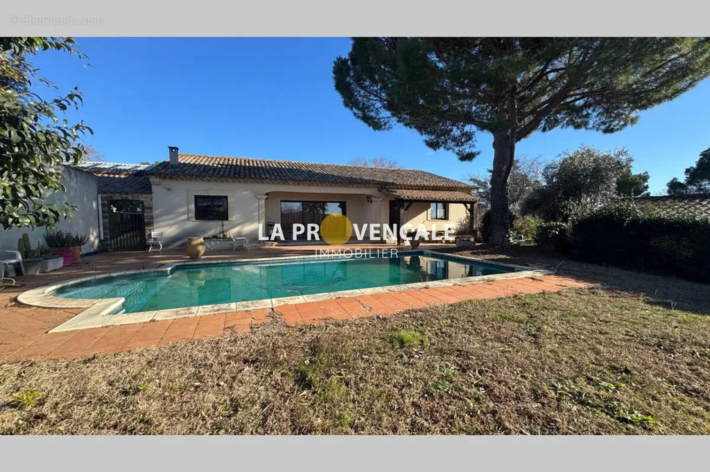 Piscine - Maison avec Piscine et Terrasse à Béziers