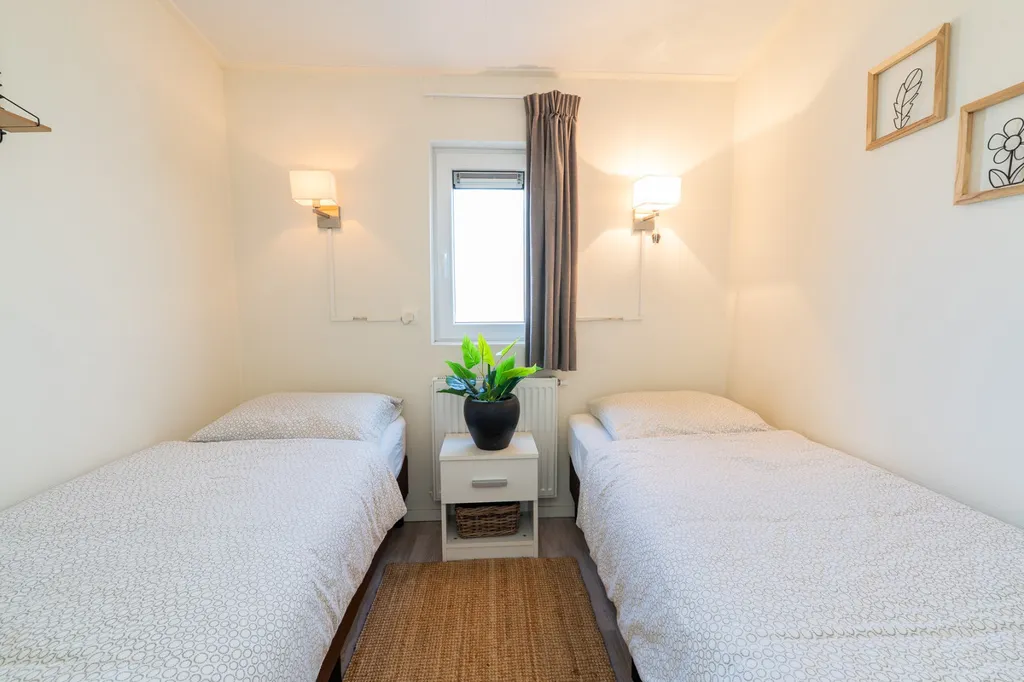Magamistoad - Chalet with Waterfront Access in Hellevoetsluis