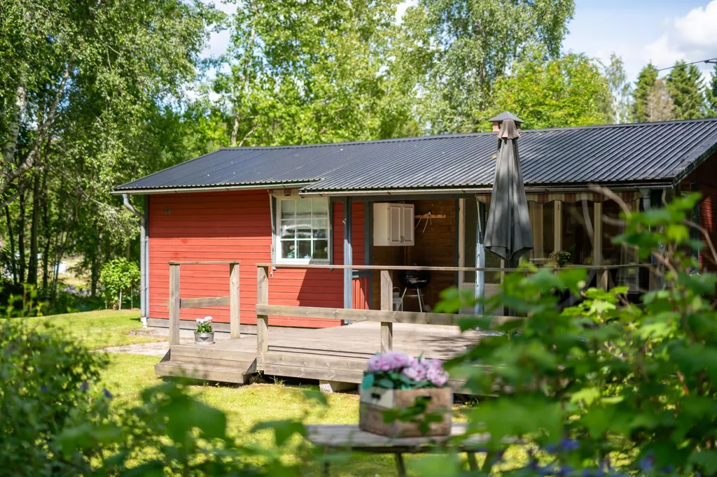 Giardino - Cottage with Garden in Östra Lonntorp