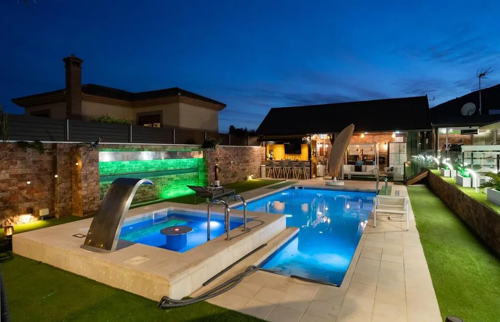 Piscine - Luxury Villa with Pool in Torremolinos