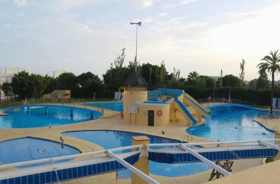 Piscine - Refurbished Studio with Sea View in Benalmádena