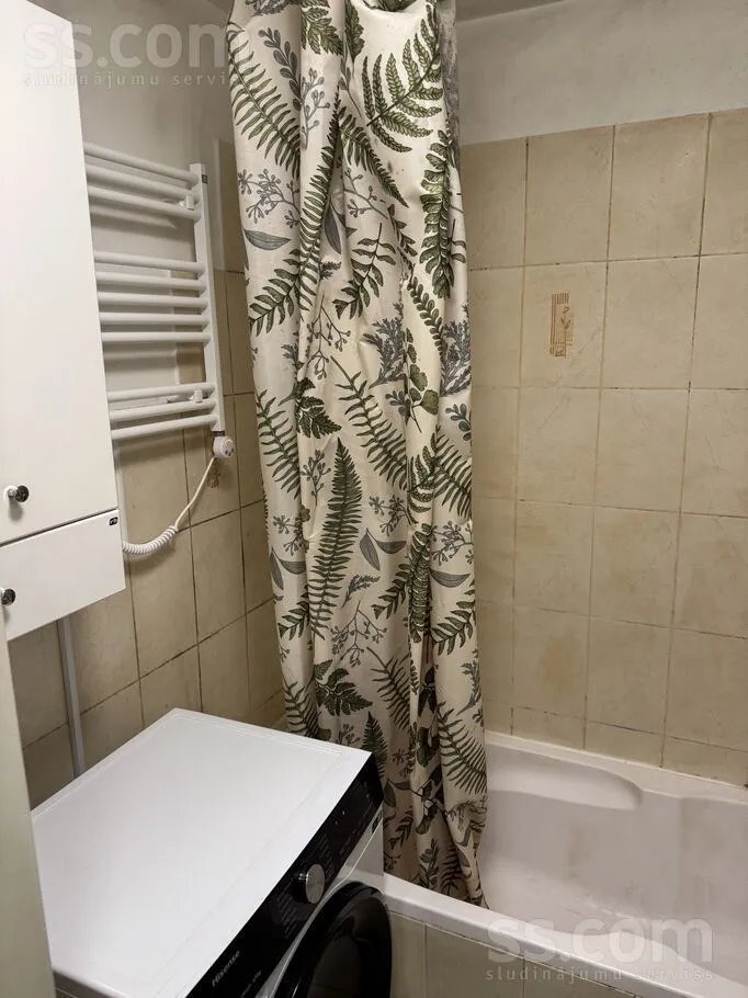 Vannitoad - Two-Bedroom Flat with Balcony in Riga Centre
