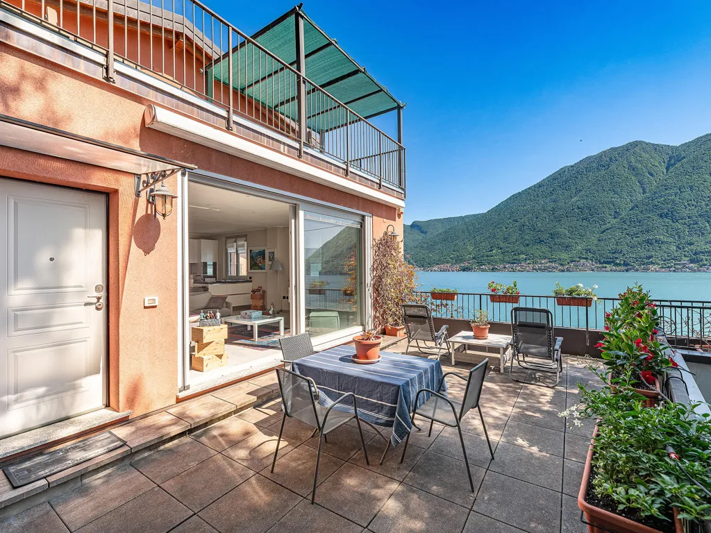 Terrasse - Luxury Villa with Lake Views in Colonno