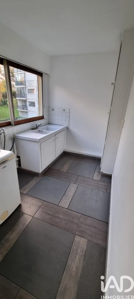 Köök - 3-Piece Flat with Renovation Potential in Leclerc Avenue