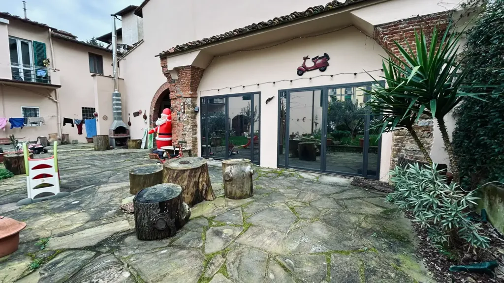 Terrace - Historic Villa with Garden in Florence
