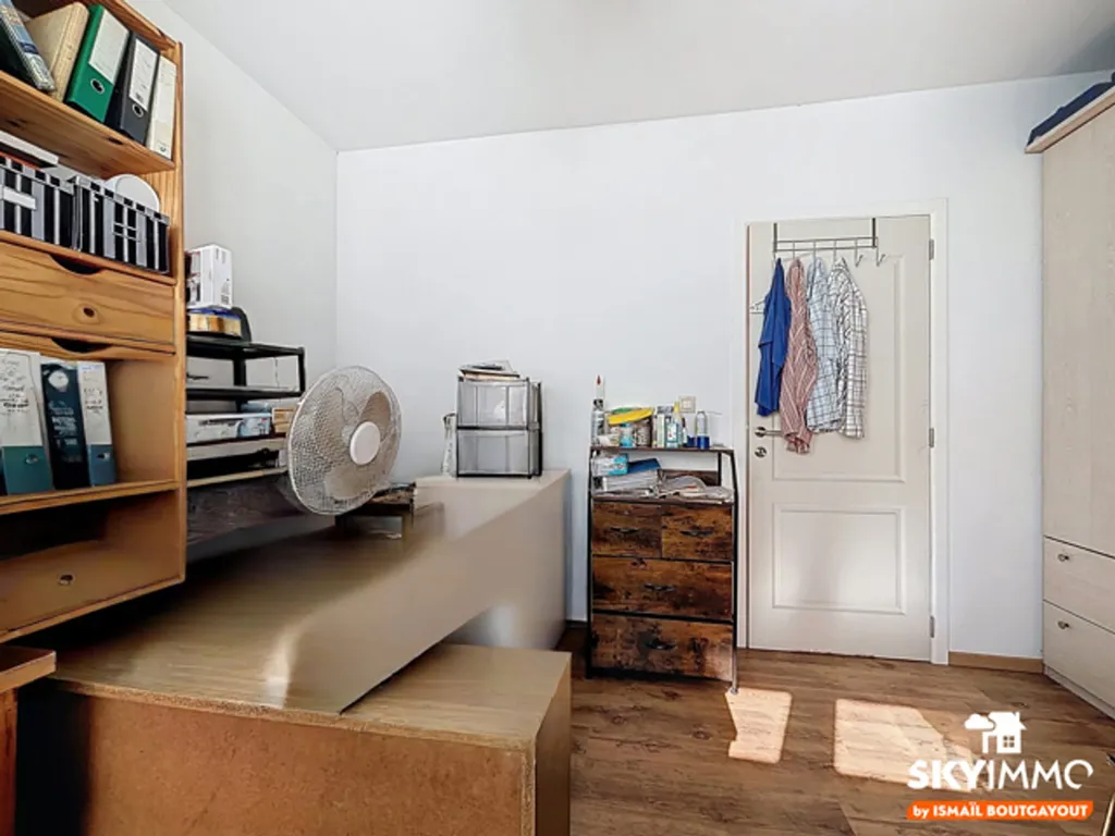 Office - Spacious Apartment with Terrace in Seraing